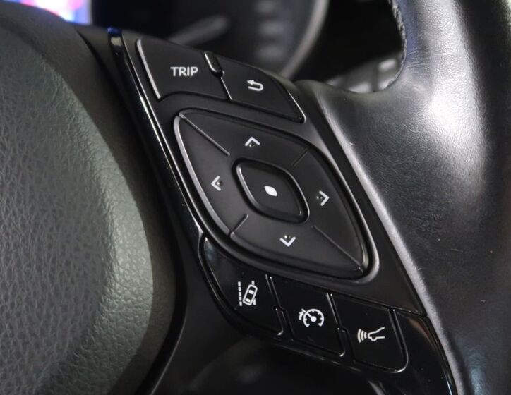 Toyota C-HR 23