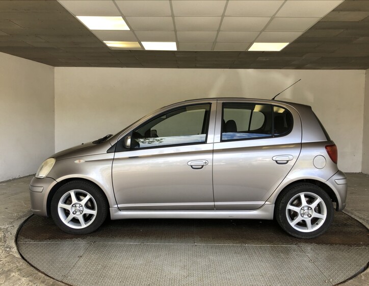 Toyota Yaris 4