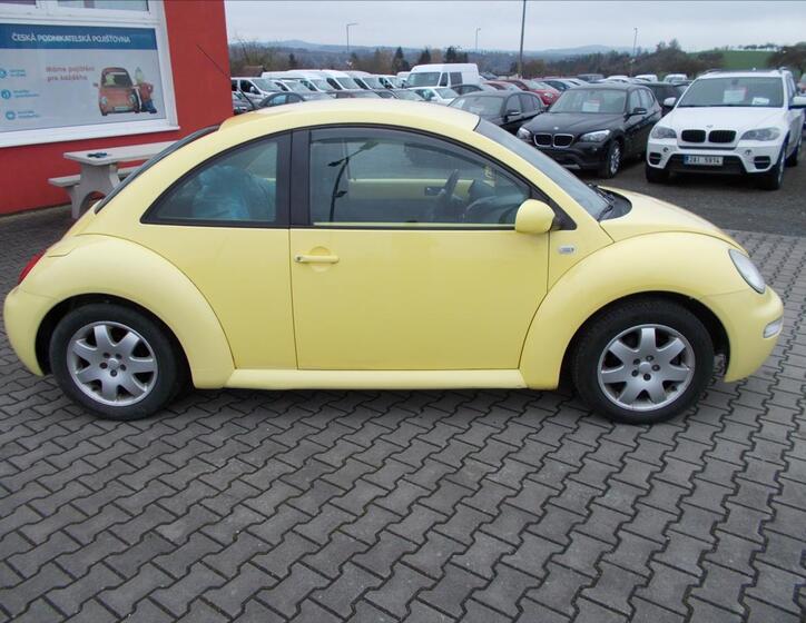 Volkswagen New Beetle 8