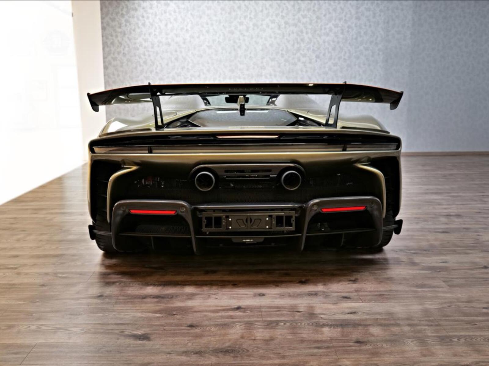 Ferrari SF90 8