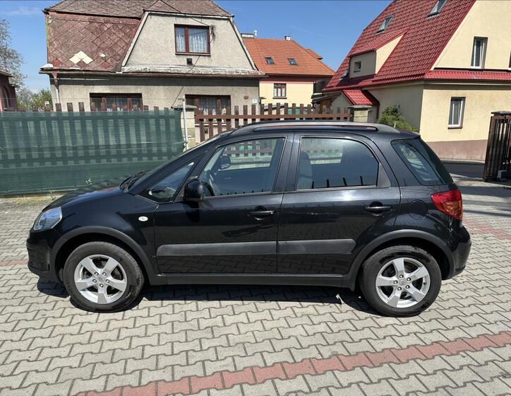 Suzuki SX4 8