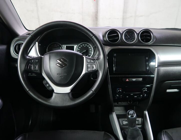 Suzuki Vitara 15