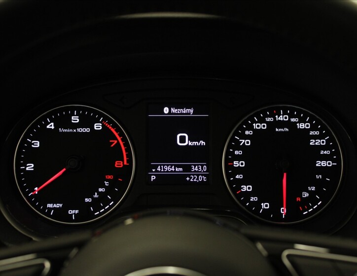 Audi Q2 25