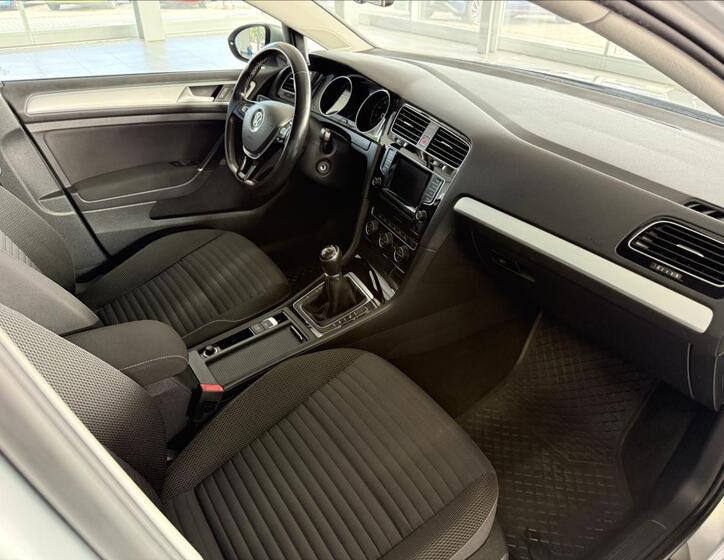 Volkswagen Golf 8