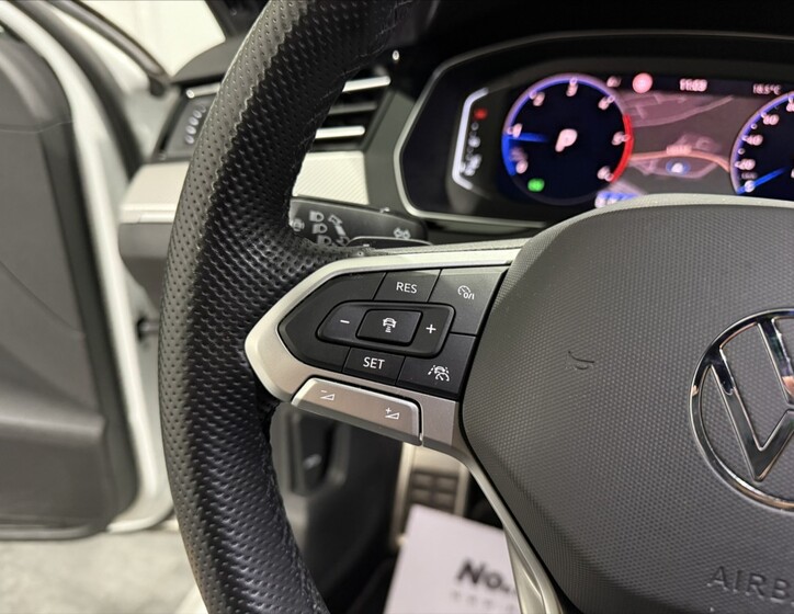 Volkswagen Passat 11