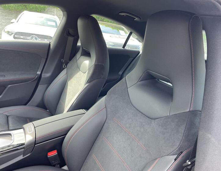 Mercedes-Benz CLA 8