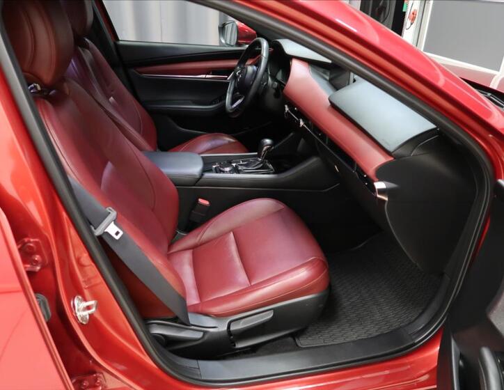 Mazda 3 11