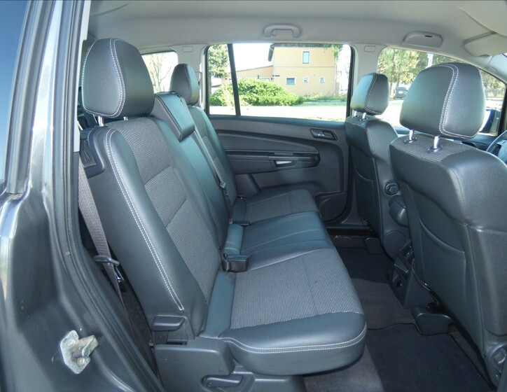 Opel Zafira 11