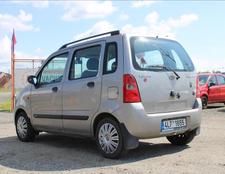 Suzuki Wagon R 7