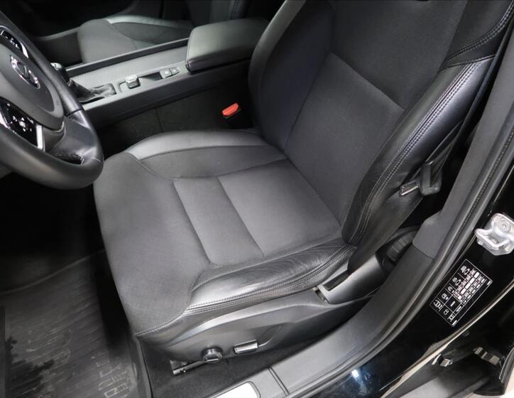 Volvo V60 30