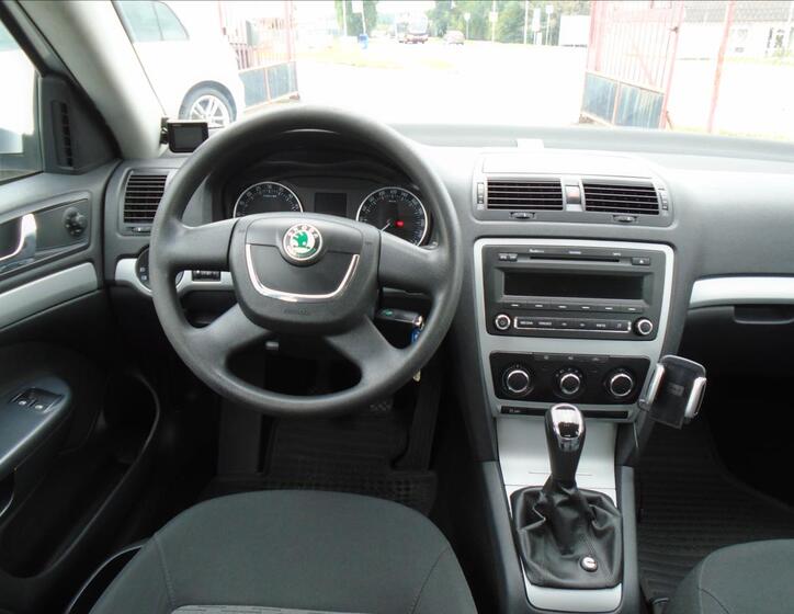 Škoda Octavia 14
