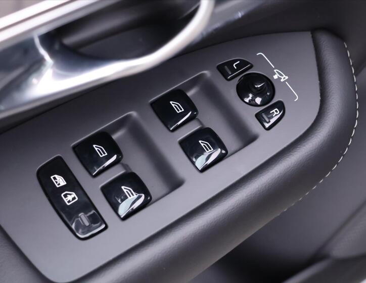 Volvo XC90 57