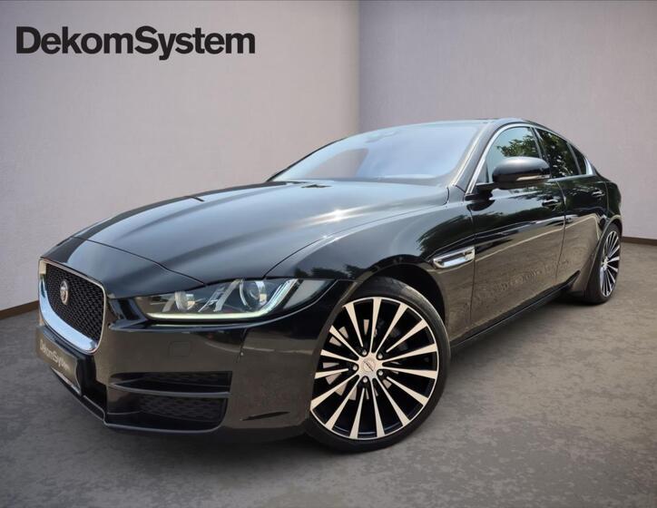 Jaguar XE 1