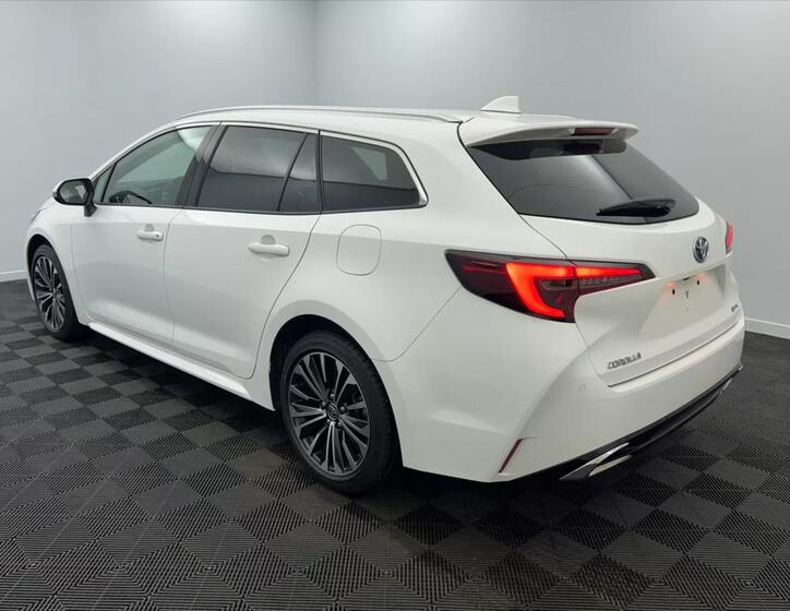 Toyota Corolla 4