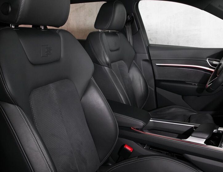 Audi e-tron 16
