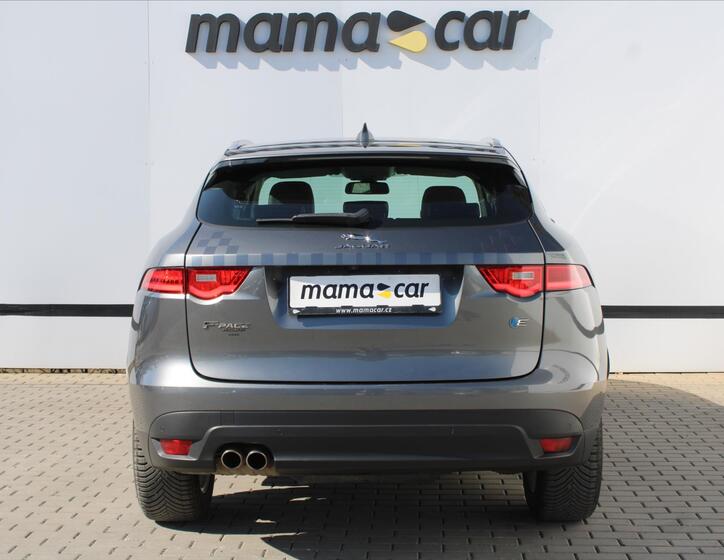 Jaguar F-Pace 6