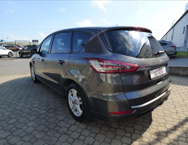 Ford S-MAX 5