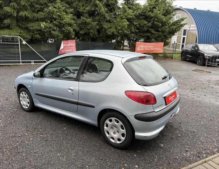 Peugeot 206 4