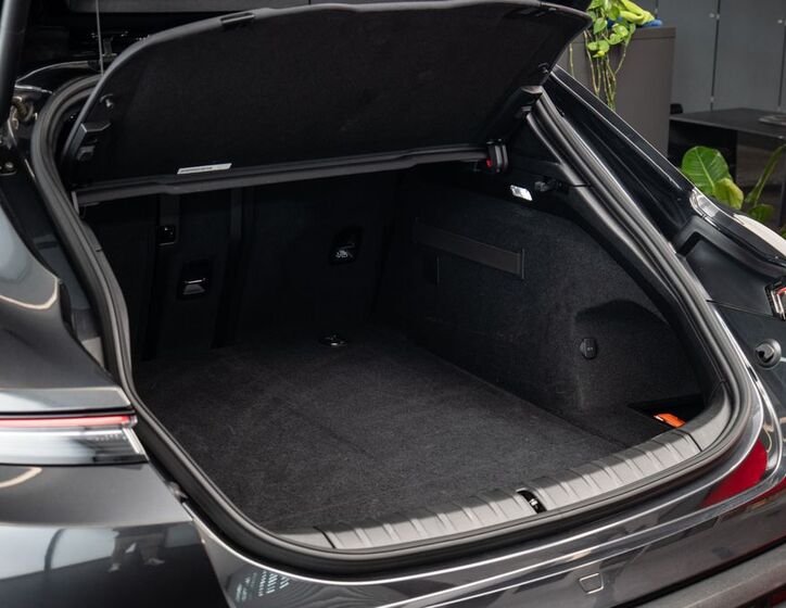 Porsche Taycan 22