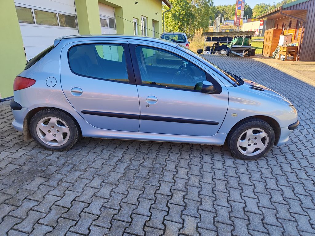 Peugeot 206
