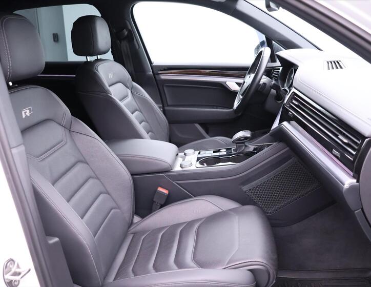 Volkswagen Touareg 16
