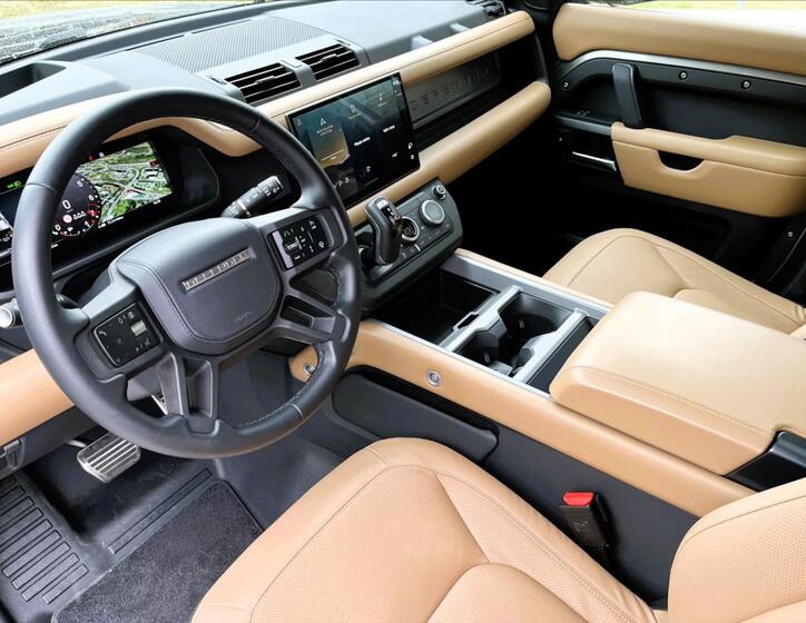 Land Rover Defender 14