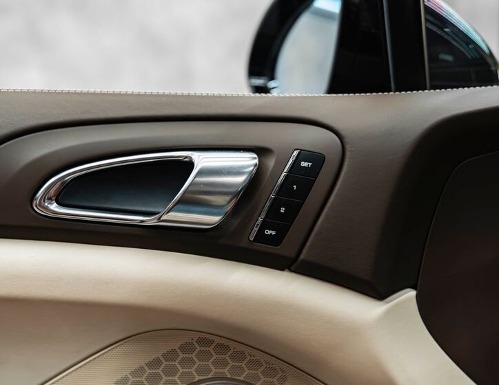 Porsche Cayenne 14