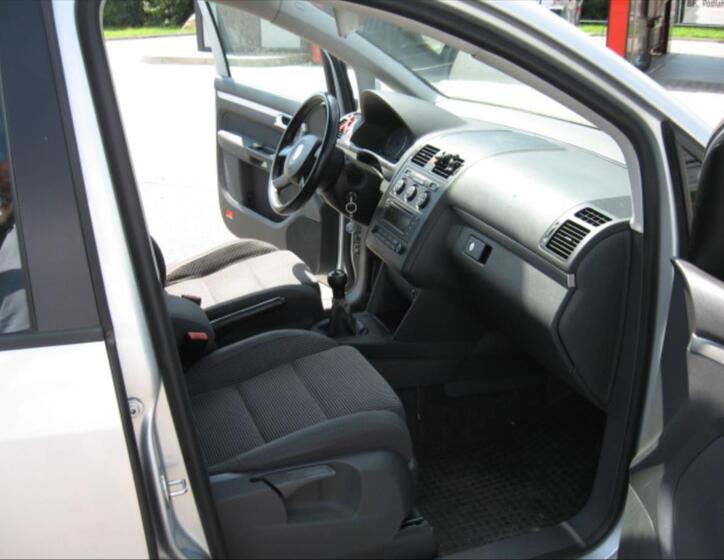 Volkswagen Touran 10