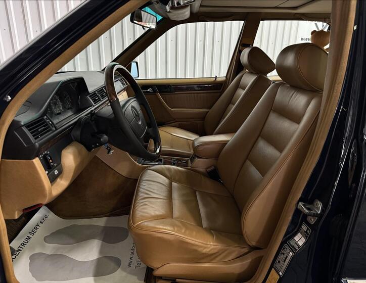 Mercedes-Benz 124 23