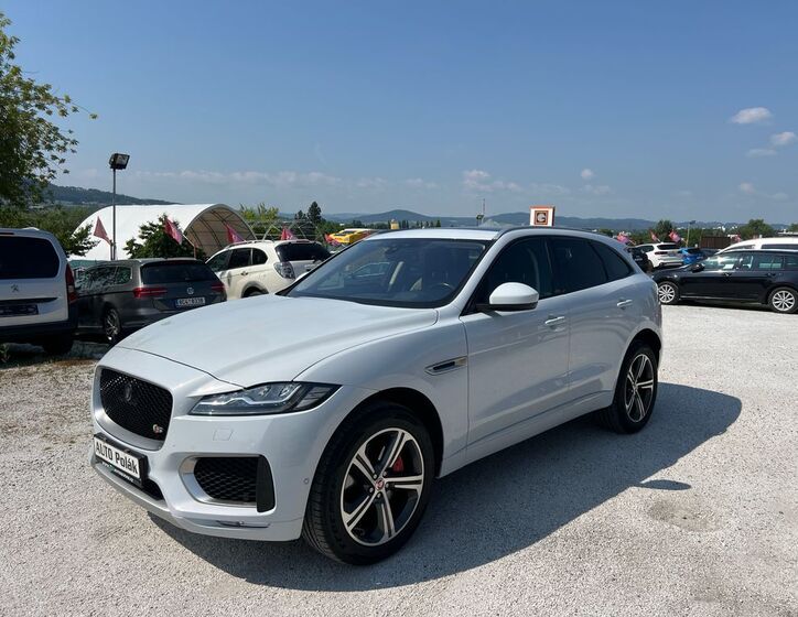 Jaguar F-Pace 4