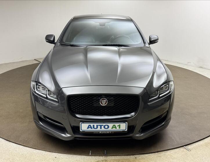 Jaguar XJ 2