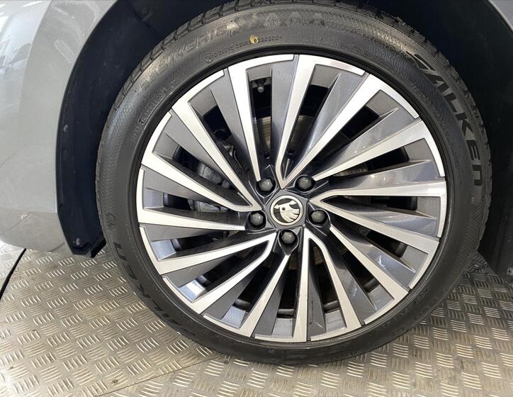 Škoda Superb 28