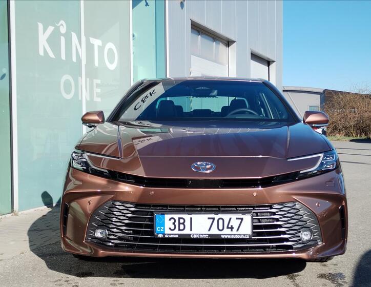 Toyota Camry 3
