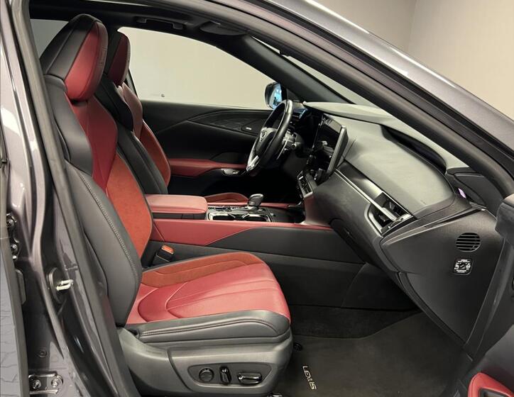 Lexus RX 500h 10