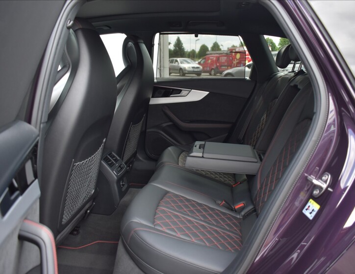 Audi A4 15