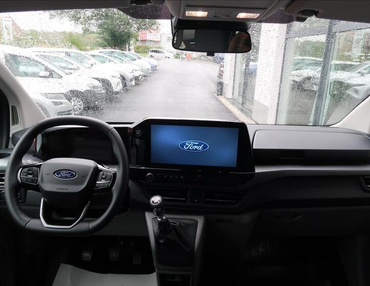 Ford Tourneo Custom 19