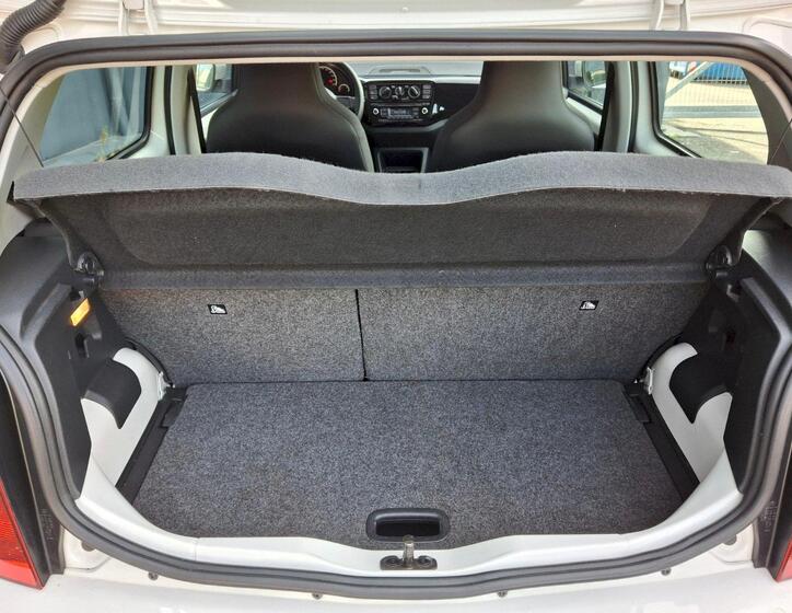 Volkswagen up! 8
