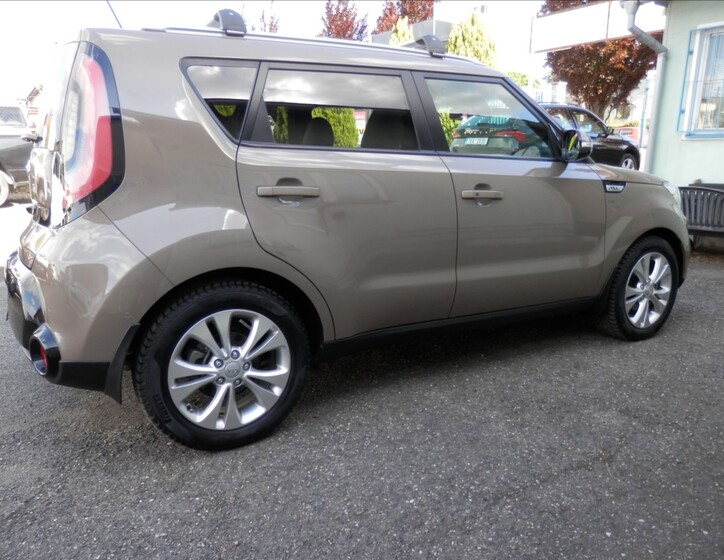 KIA Soul 5