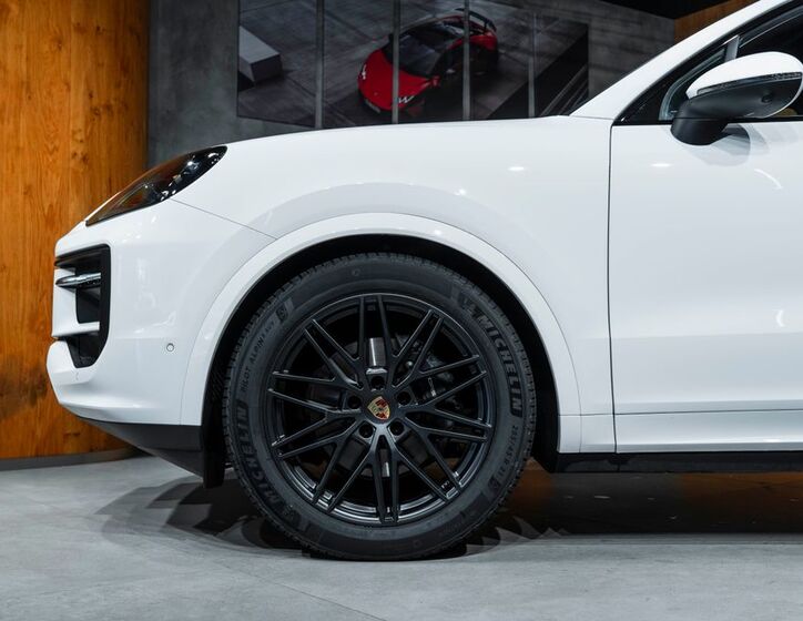 Porsche Cayenne 2