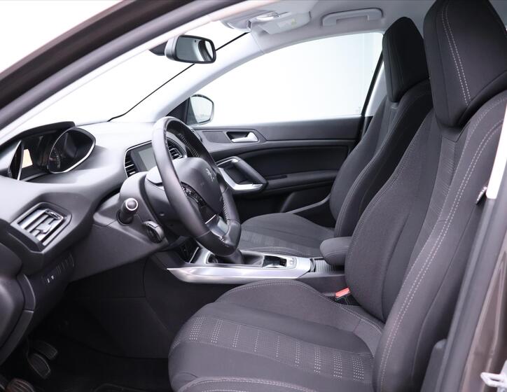 Peugeot 308 11
