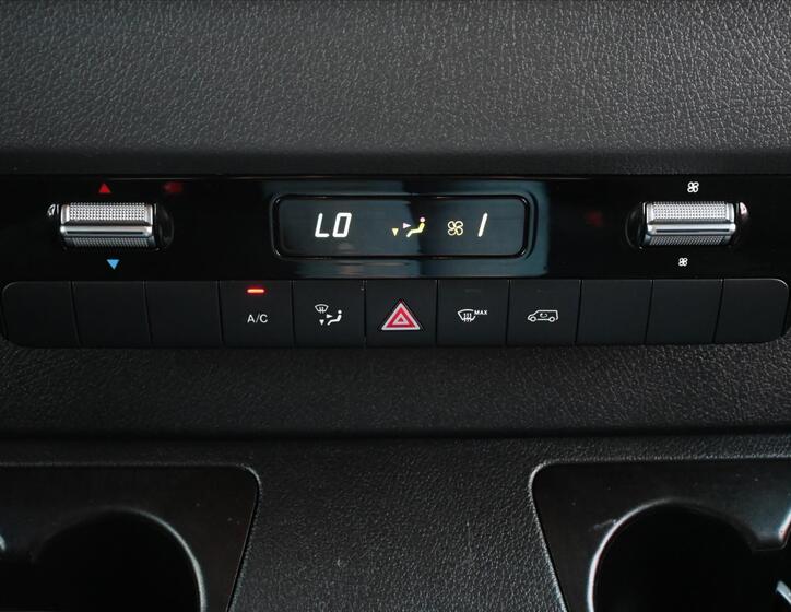 Mercedes-Benz Sprinter 23