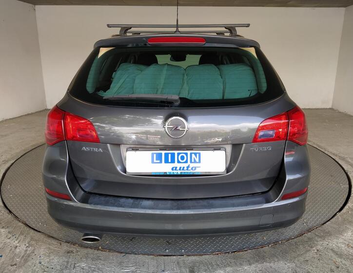 Opel Astra 6