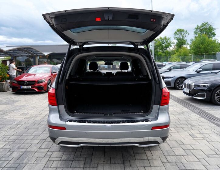 Mercedes-Benz GL 11