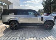 Land Rover Defender 4