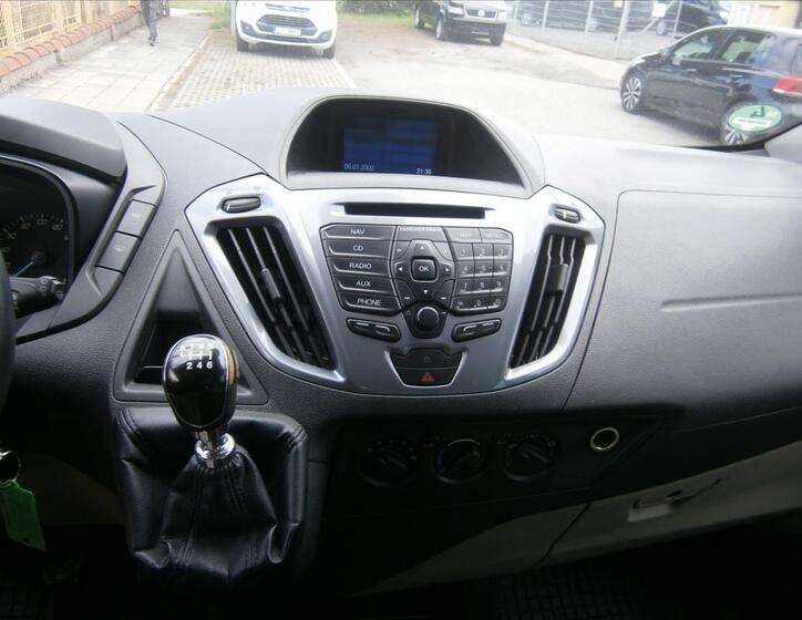 Ford Tourneo Custom 16