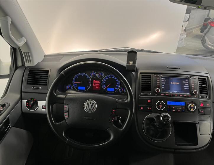 Volkswagen Multivan 5