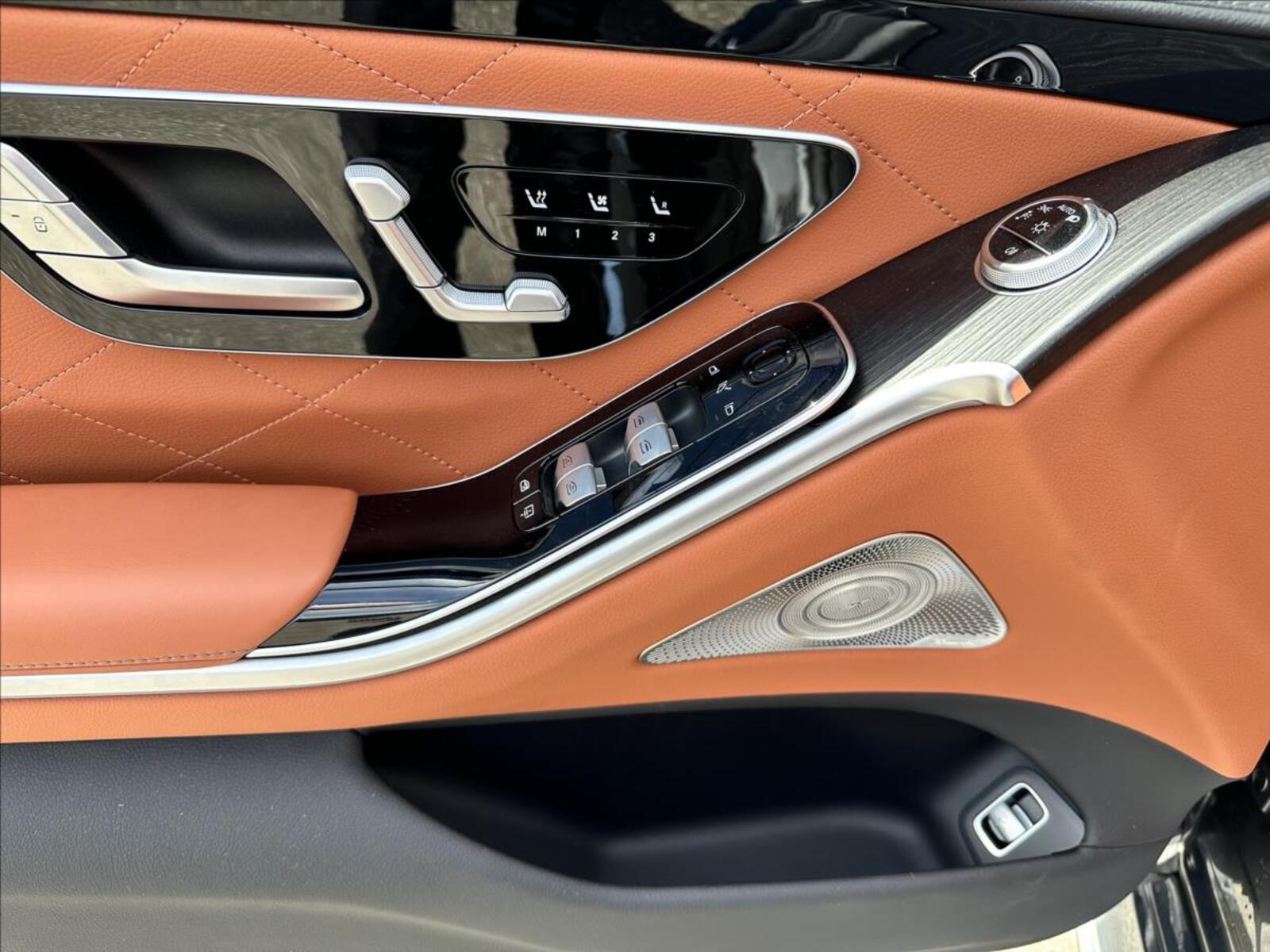 Mercedes-Benz Třídy S 12