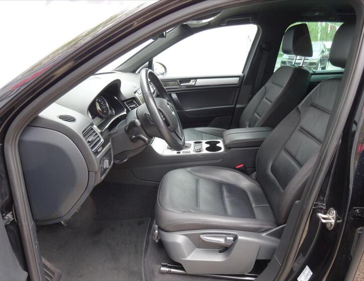 Volkswagen Touareg 9