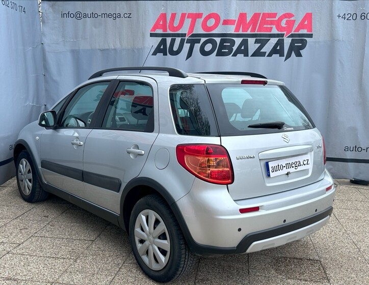 Suzuki SX4 8