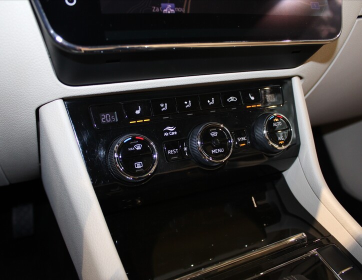 Škoda Superb 23